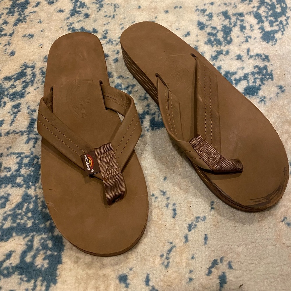NWOT - Rainbow - Brown Platform Flip Flops - Size 10